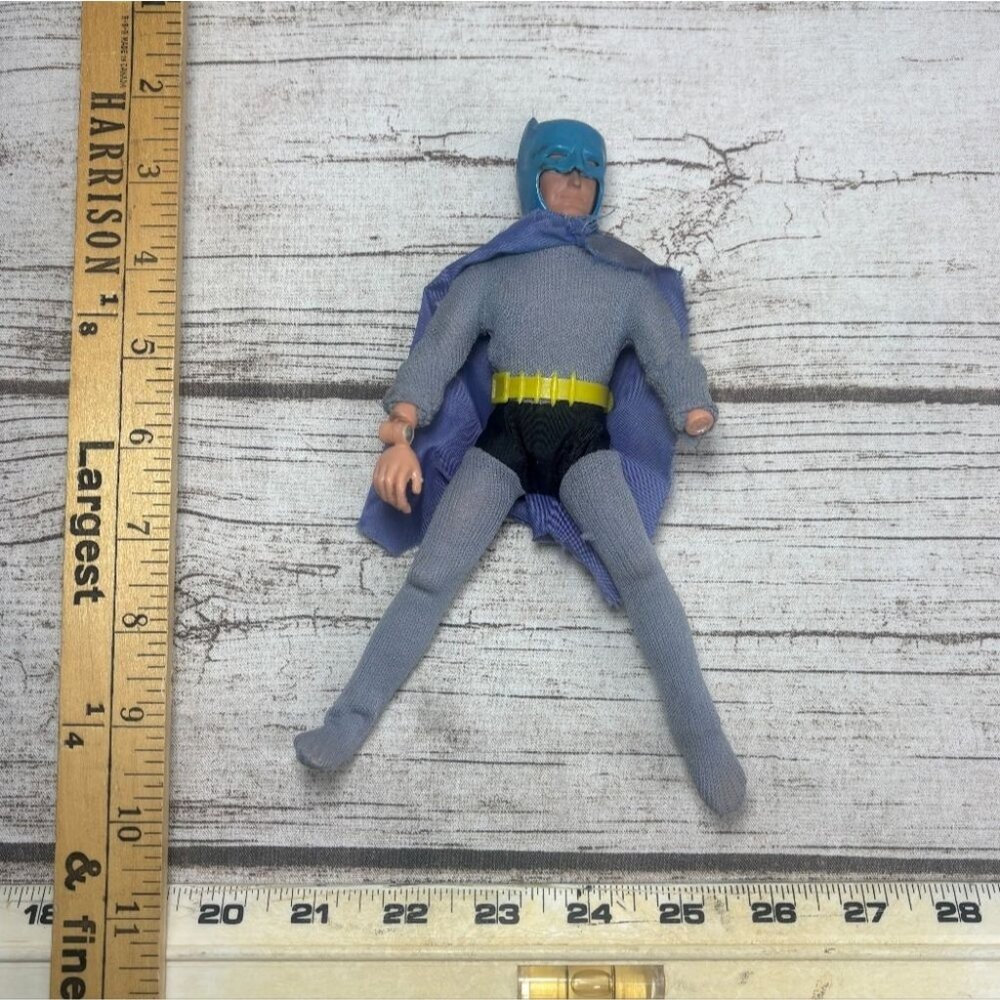 1975 Mego 8" Batman Fist Fighter Action Figure Missing Logo Outfit